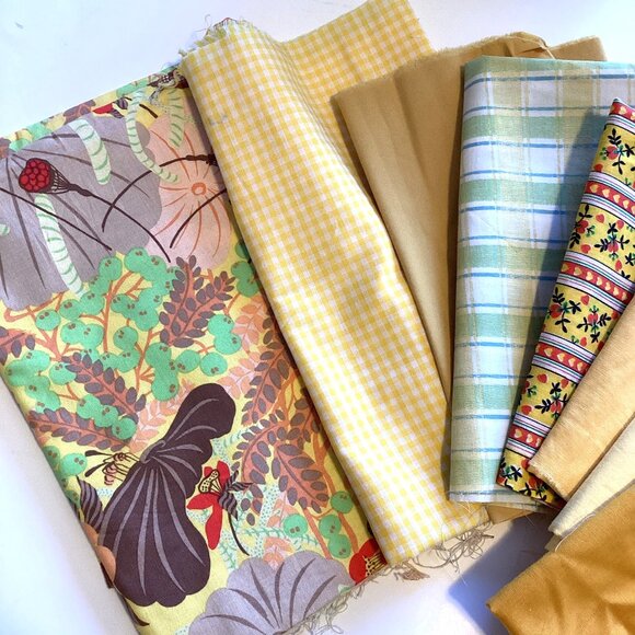 A Bundle Bag of Yellow Cotton Fabric Material Scraps Quilting Sewing Crafting - Picture 2 of 8